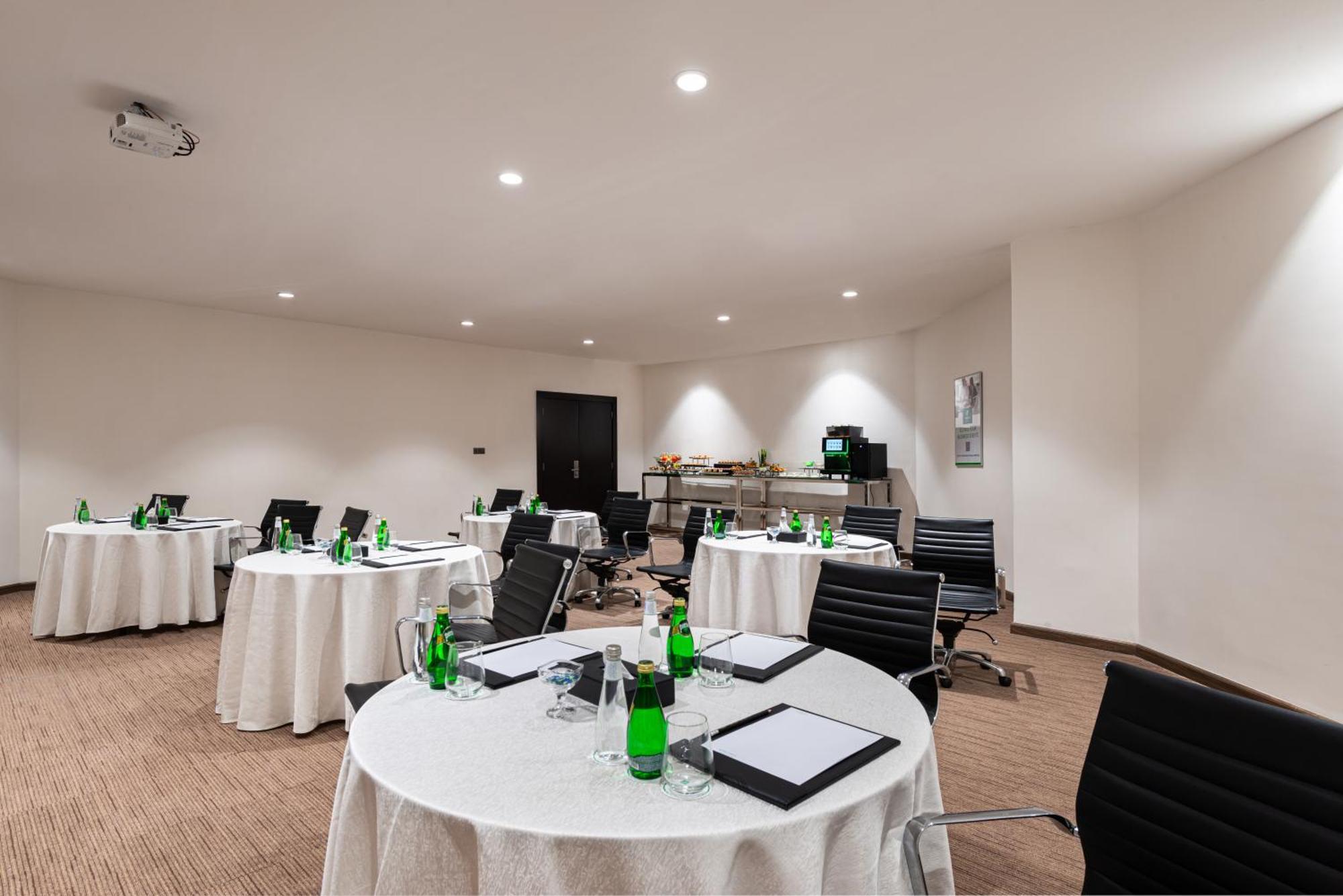Holiday Inn Riyadh Al Qasr By Ihg Экстерьер фото